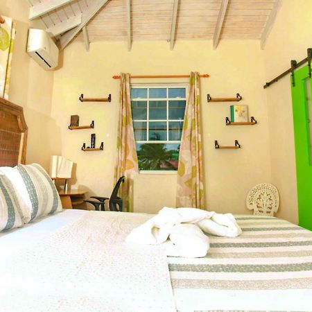 Cozy Modern Upstairs 2 Bed A/C Apt Near 2 Everything Saint Phillip Exterior foto