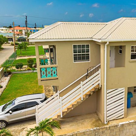 Cozy Modern Upstairs 2 Bed A/C Apt Near 2 Everything Saint Phillip Exterior foto